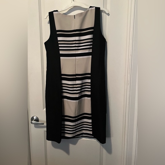 Emma & Michele shift dress - Picture 3 of 4